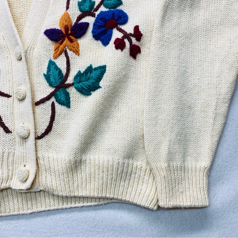 Vintage Button Up Large Cardigan Sweater Embroidered Floral Cottagecore Grandma - Picture 4 of 14